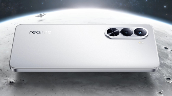 2026 சேல் பிச்சிக்குது.. ஆஃபரில் 7000mAh பேட்டரி, 45W சார்ஜிங்!