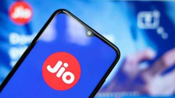 ஜியோ சிம் கார்டு யூஸ் பண்றீங்களா? 56 நாட்கள் வேலிடிட்டி.. OTT சந்தா..