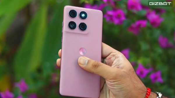 அதிர வைக்கும் விலை.. வருகிறது புது Motorola 5ஜி போன்.. எந்த மாடல்?