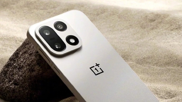 மார்க்கெட் காலி.. 9000mAh பேட்டரி உடன் இரண்டு 200MP கேமரா!