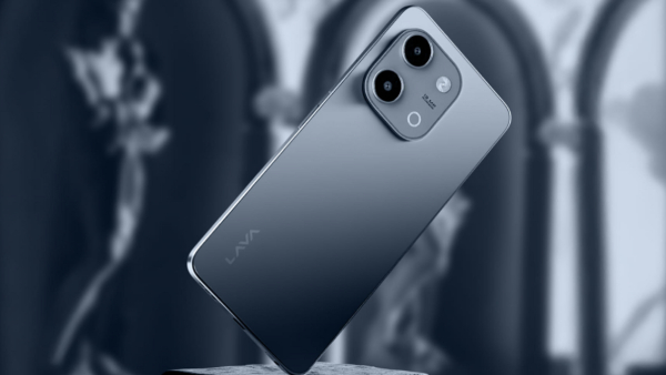 போட்டான் பாரு அமேசான்.. ரூ.8000 கூட இல்ல.. மட்ட ரேட்ல 2 ஸ்மார்ட்போன்!