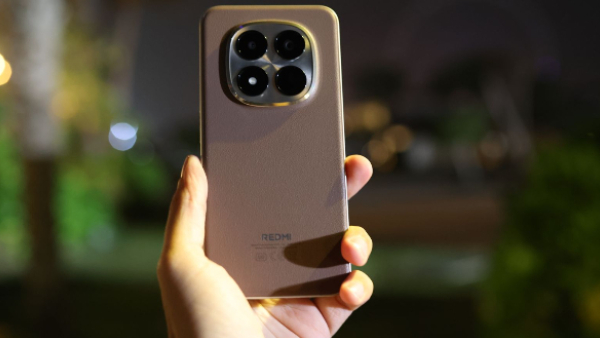 வெளுத்துக் கட்டும் அமேசான்.. ஆஃபரில் ரெட்மி 5ஜி போன்.. எந்த மாடல்? வெளுத்துக் கட்டும் அமேசான்.. ஆஃபரில் ரெட்மி 5ஜி போன்.. எந்த மாடல்?