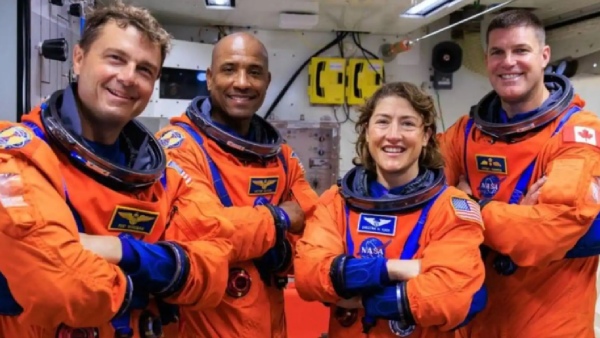 53 ஆண்டுகளுக்குப் பின் நிலா பயணம்..