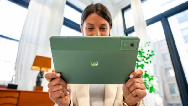 Motorola அறிமுகம் செய்த புதிய 5ஜி டேப்லெட்.. எந்த மாடல்?