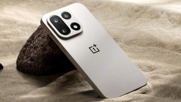 9000mAh பேட்டரி.. 200MP கேமரா.. சாம்ராஜ்யமே மிரளும் புது OnePlus போன்!