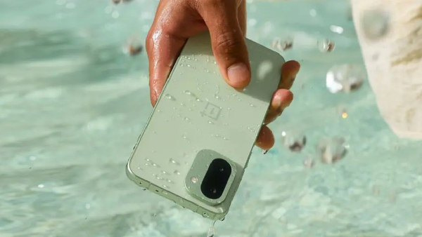 185Hz ஸ்மூத் டிஸ்பிளே, 8500mAh பேட்டரி உடன் புது R-சீரீஸ் போன்?