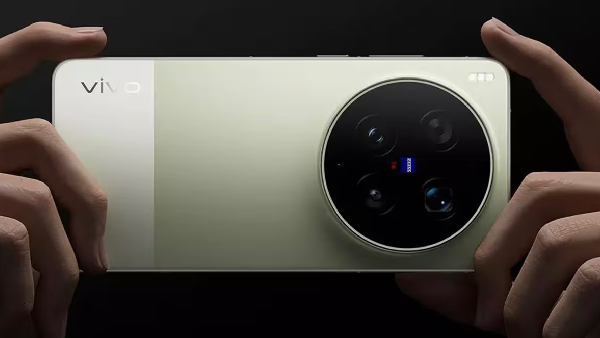 VIVO-வின் குட்டி மிளகாய்.. சின்ன டிஸ்பிளே, 7000mAh பேட்டரி!