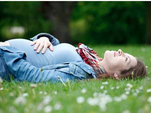 Now, announce your Pregnancy through Facebook