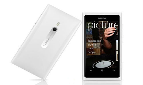 White Lumia 800 launches in India