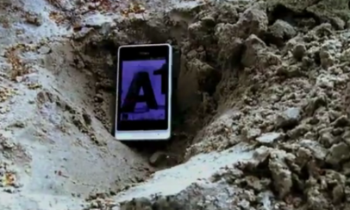 Sony Xperia Go torture test [Video]