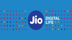 Jio లో ఏడాది వ్యాలిడిటీతో బెస్ట్ ప్రీపెయిడ్ ప్లాన్ ఇదే.. ఓ లుక్కేయండి!