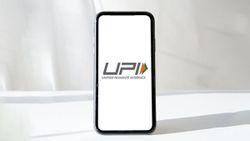 NRI UPI పైసా ఖర్చు లేకుండా లక్ష రూపాయలకు వరకు నగదు బదిలీ చేసుకోవచ్చు.. వారికి చాలా ఉపయోగం..!