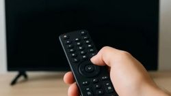 TV, రిమోట్‌తో ఈ ఇబ్బందులు ఎదుర్కొంటున్నారా.. ఇవే కారణాలు కావచ్చు..!