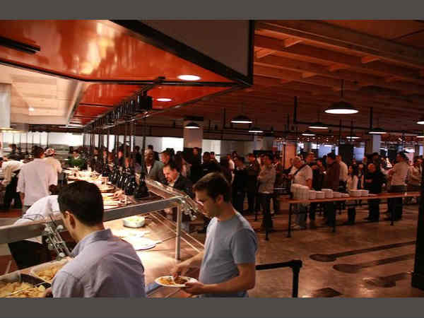 ఫేస్‌బుక్‌లో ఉద్యోగం లగ్జరీ..లగ్జరీ (మీ కళ్లతో మీరే చూడండి)