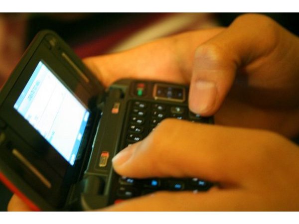 టెక్స్ట్ మెసేజింగ్ (Text Messaging):