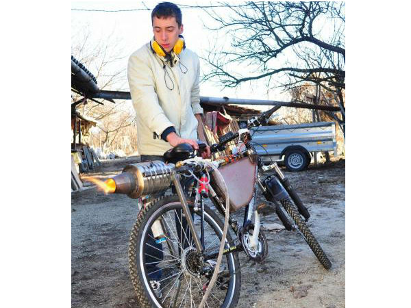  జెట్ ఇంజన్ సైకిల్.. చూస్తే దిమ్మ తిరగాలా!