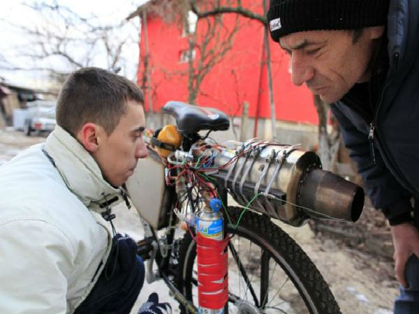  జెట్ ఇంజన్ సైకిల్.. చూస్తే దిమ్మ తిరగాలా!