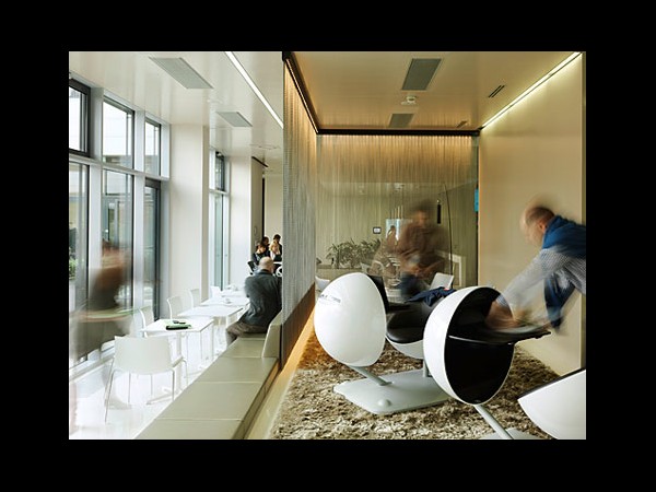 మైక్రోసాఫ్ట్ కొత్త ఆఫీస్.. దిమ్మతిరిగే లుక్!