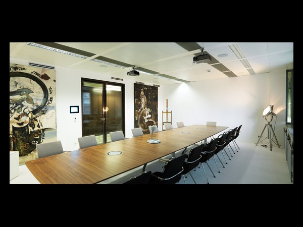 మైక్రోసాఫ్ట్ కొత్త ఆఫీస్.. దిమ్మతిరిగే లుక్!