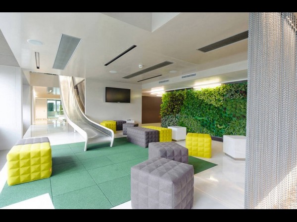 మైక్రోసాఫ్ట్ కొత్త ఆఫీస్.. దిమ్మతిరిగే లుక్!