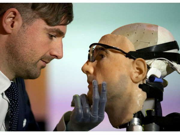 ప్రపంచపు తొలి కృత్రిమ మనిషి ‘రెక్స్’