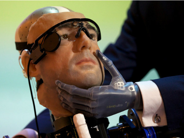 ప్రపంచపు తొలి కృత్రిమ మనిషి ‘రెక్స్’