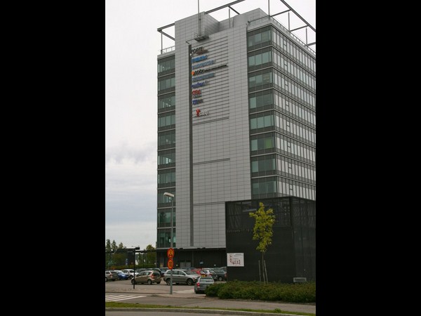 యాంగ్రీ బర్డ్స్ గూటిలో..... (ఫోటో గ్యాలరీ)