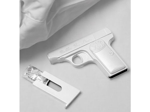 తుపాకిలో కండోమ్..