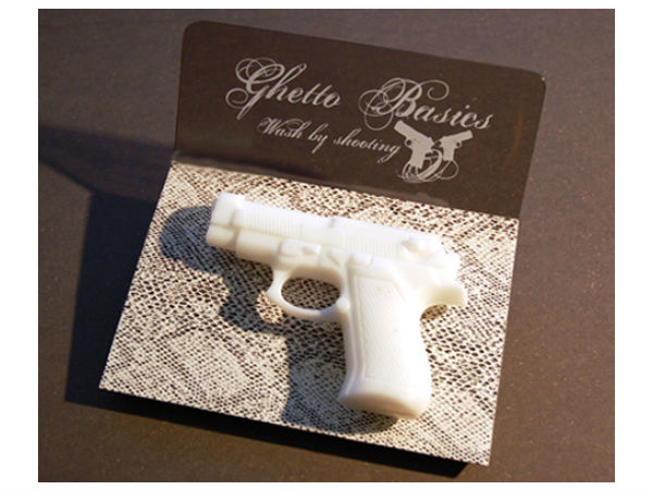 తుపాకిలో కండోమ్..