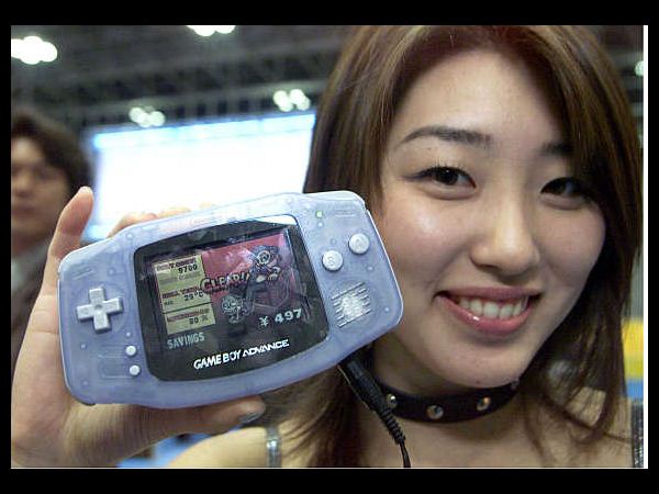 హాట్ హాట్‌గా అమ్ముడుపోతున్న ఎలక్ట్రానిక్ డివైజ్‌లు (వరల్డ్ వైడ్)