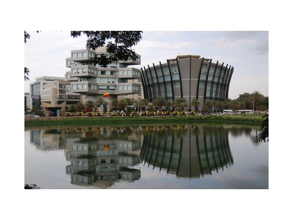 బెంగుళారు బ్యాగ్‌మానీ టెక్ పార్క్ (సాఫ్ట్‌వేర్ అడ్డా)