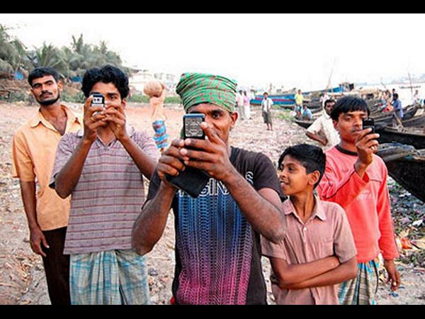 మొబైల్ యూజర్లు ‘ఏఏ దేశంలో ఎంతెంత’..?