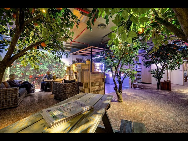 చూడండి.. ఎక్కడికో వెళ్లిపోతారు!!