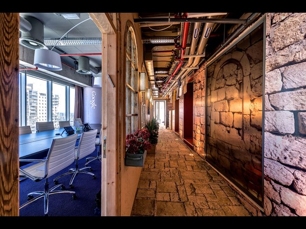 చూడండి.. ఎక్కడికో వెళ్లిపోతారు!!