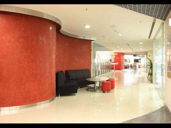 ఎయిర్‌టెల్ ఇండియా ఆఫీస్ (అద్దాల ప్రపంచం)