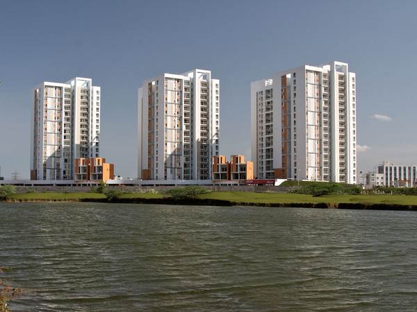 ఎటు చూసినా ‘సాఫ్ట్‌వేర్ కంపెనీలే’