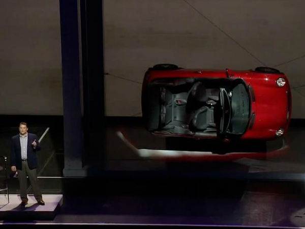 గెలాక్సీ ఎస్4 వేడుక.. కెమెరాకు చిక్కిన ఫోజులు