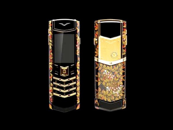 వెర్టూ సిగ్నేచర్ (Vertu Signature):