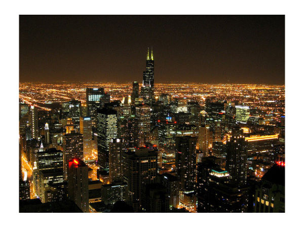 అర్థరాత్రి.. అందాల వేట!