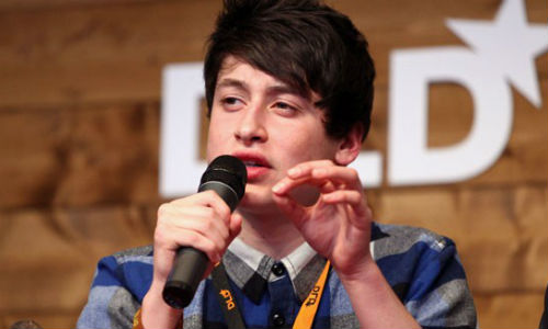  Yahoo buys startup run by 17-year-old entrepreneur