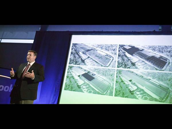 గడ్డకట్టే చలిలో ఫేస్‌బుక్ డేటా సెంటర్ (ఫోటో టూర్)