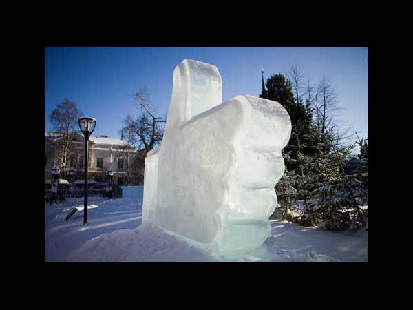 గడ్డకట్టే చలిలో ఫేస్‌బుక్ డేటా సెంటర్ (ఫోటో టూర్)