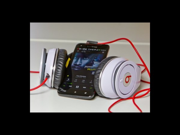 హెచ్‌టీసీ డ్రాయిడ్ డీఎన్ఏ (HTC Droid DNA):