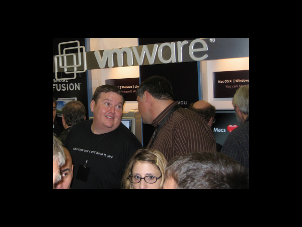 వీఎమ్‌వేర్ (VMware):