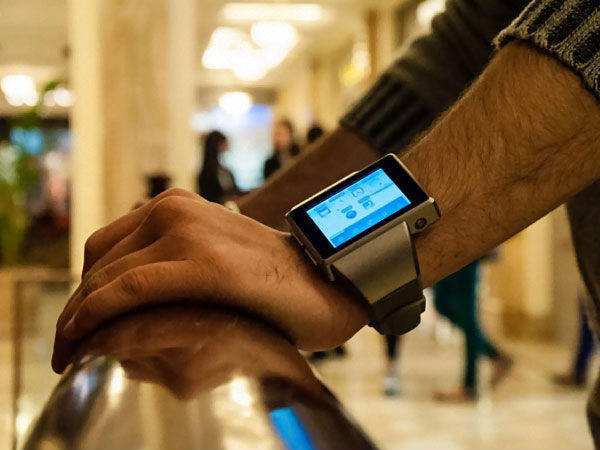  మన విద్యార్థులు స్మార్ట్‌వాచ్‌ను డిజైన్ చేసారు!