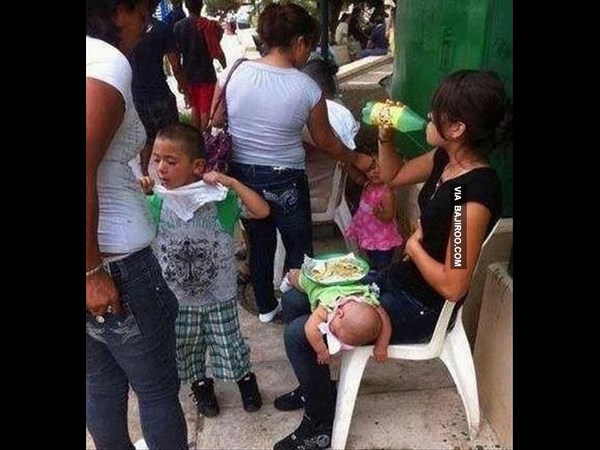 ఇంటర్నెట్‌లో హల్‌‍చల్ చేస్తున్న కామెడీ ఫోటోలు!