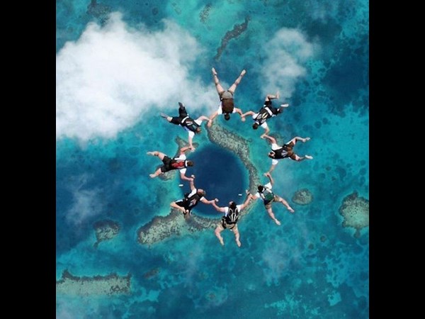 సోషల్ నెట్‌వర్కింగ్ సైట్‌లలో హల్ చల్ చేస్తున్న ఆసక్తికర ఫోటోలు