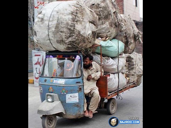 సోషల్ నెట్‌వర్కింగ్ సైట్‌లలో హల్ చల్ చేస్తున్న ఆసక్తికర ఫోటోలు