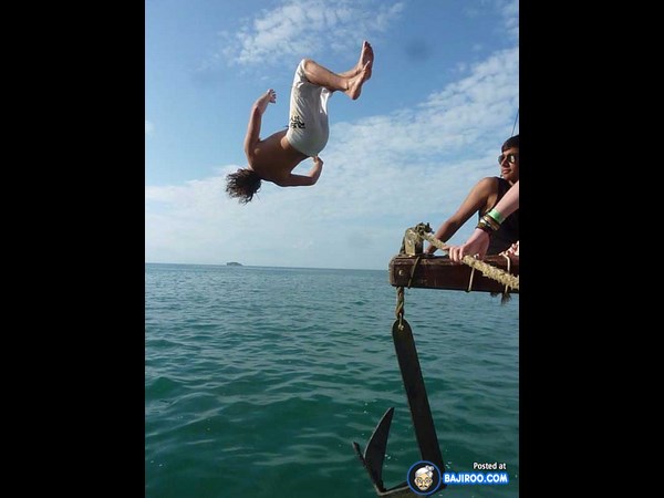 సోషల్ నెట్‌వర్కింగ్ సైట్‌లలో హల్ చల్ చేస్తున్న ఆసక్తికర ఫోటోలు