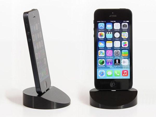 యాపిల్ ఐఫోన్ స్టాండ్స్... ఇవి చాలా హాట్ గురూ!!